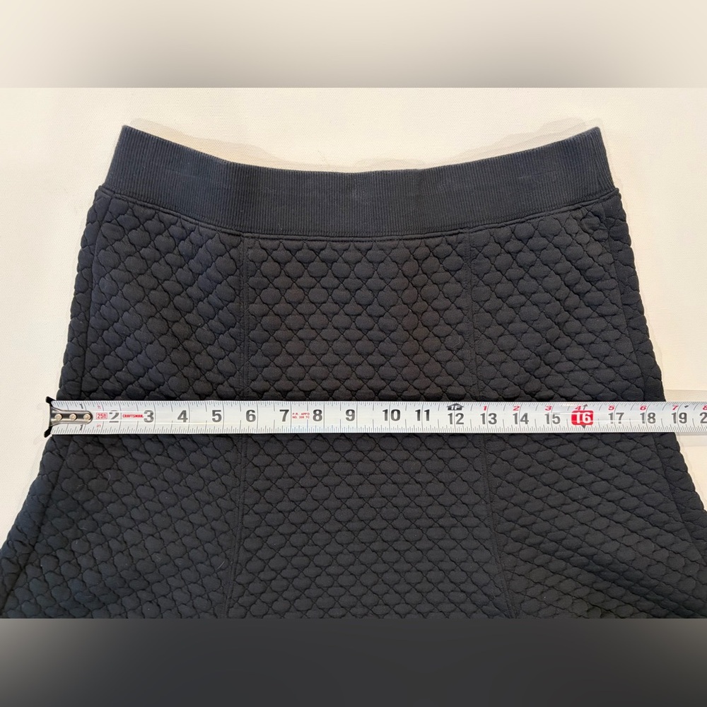 Uniqlo Black Quilted Puffed Diamond Textured Flounced Midi Skirt Flared Medium - Picture 4 of 8